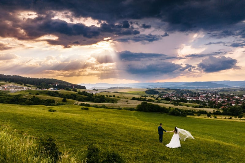 Svadobná fotografia z dronu, zaber 03