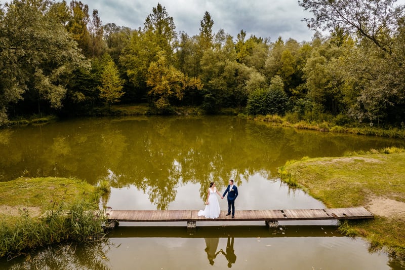 Svadobná fotografia z dronu, zaber 04